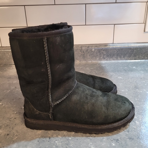 Ugg Classic II boots - Picture 3 of 7